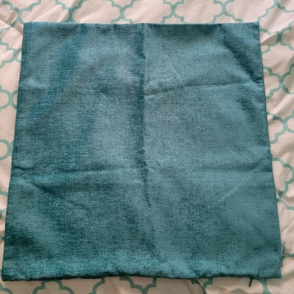 Set of 2 teal CaliTime pillow covers 22" brand new - Picture 1 of 5